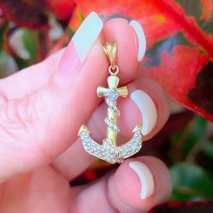 🔥SOLD🔥 10k 0.10 ctw Diamond Anchor Pendant